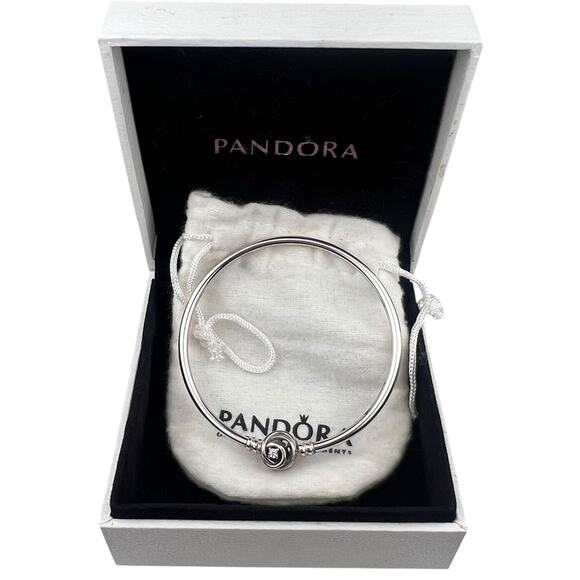 Pandora Moments Encircled Clasp Sterling Silver Bracelet #593229C01-17 in Box - Picture 1 of 11